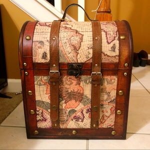 Chateau Twine 6 Bottle Old World Map Wine Box